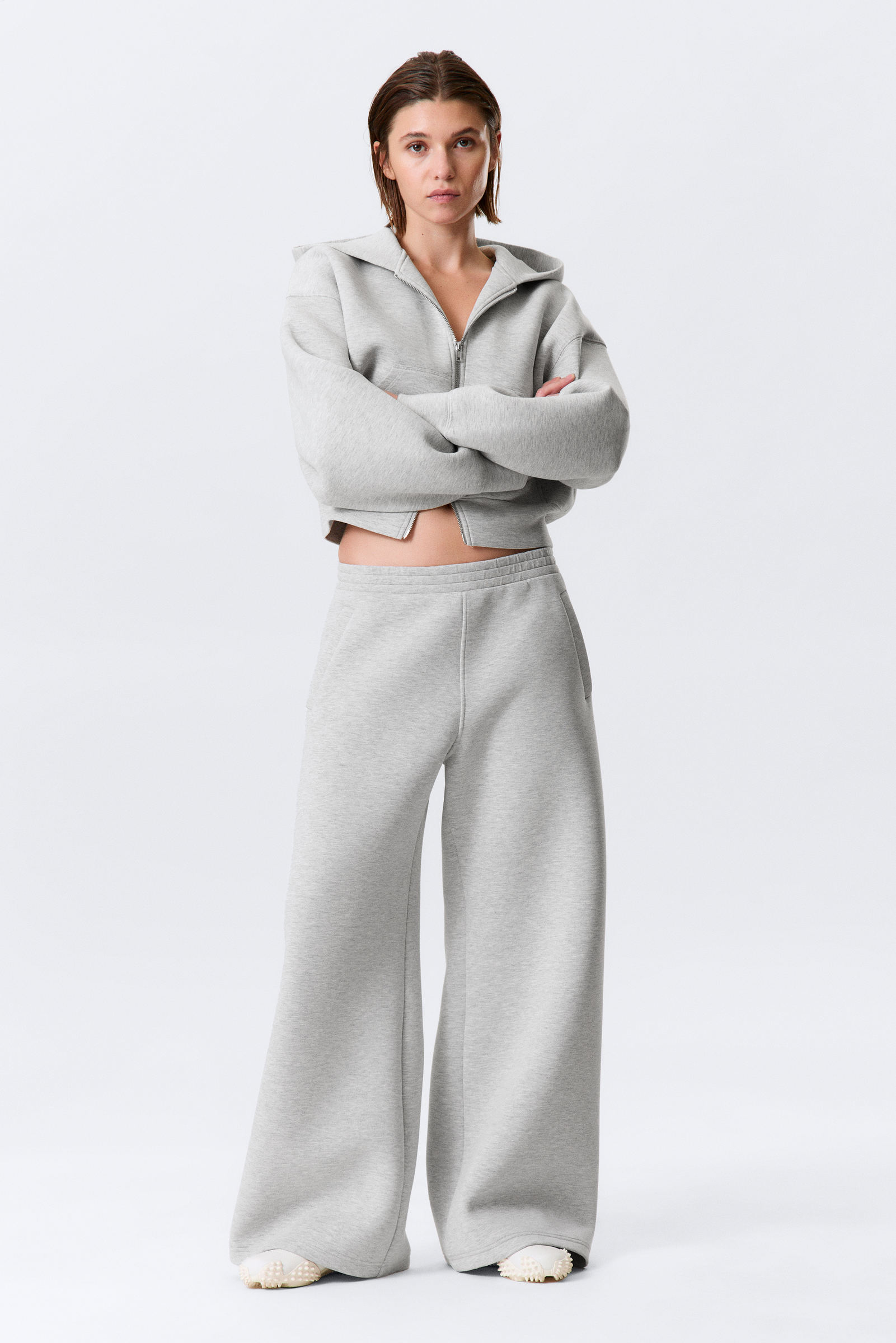 Relaxed Wide Leg Scuba Sweatpants von Weekday