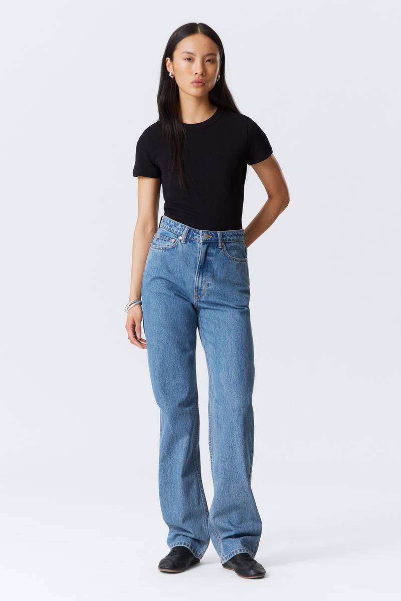 Rowe Super High Waisted Regular Straight Leg Jeans von Weekday