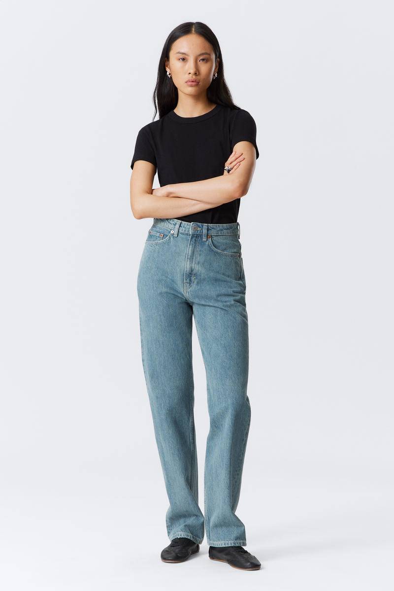 Rowe Super High Waisted Regular Straight Leg Jeans von Weekday
