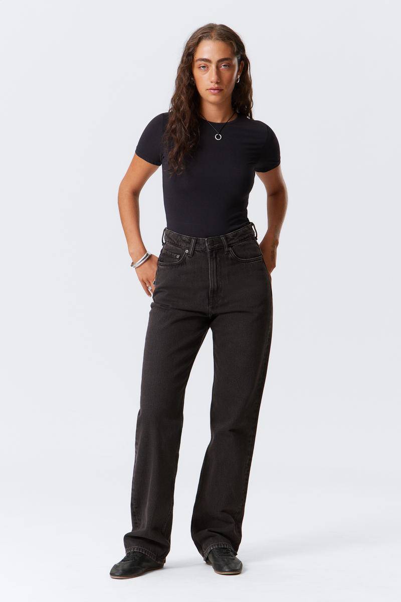 Rowe Super High Waisted Regular Straight Leg Jeans von Weekday