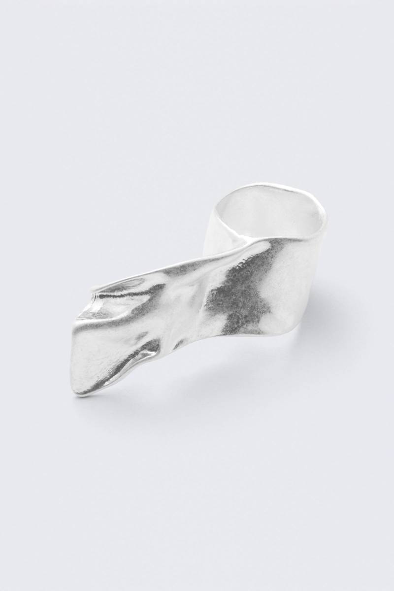 Sculpted Ring von Weekday