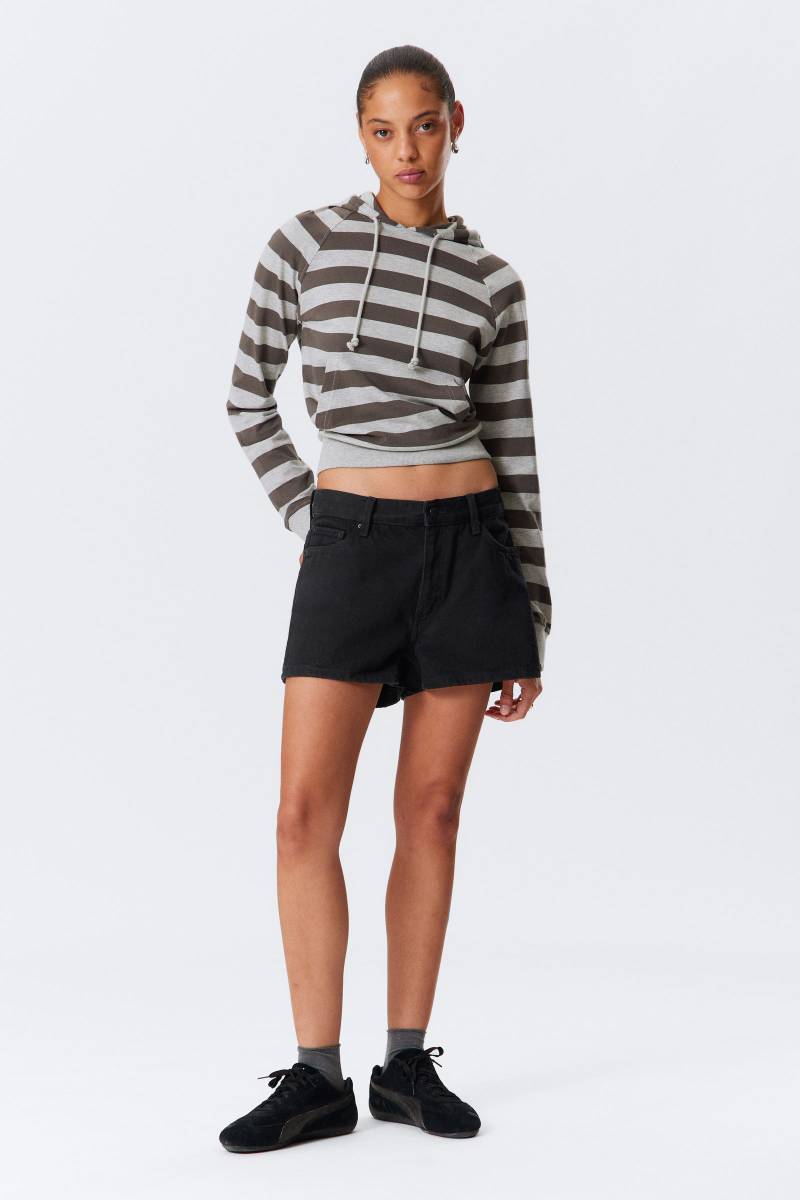 Duchess Low Rise Distressed Mini Denim Shorts von Weekday