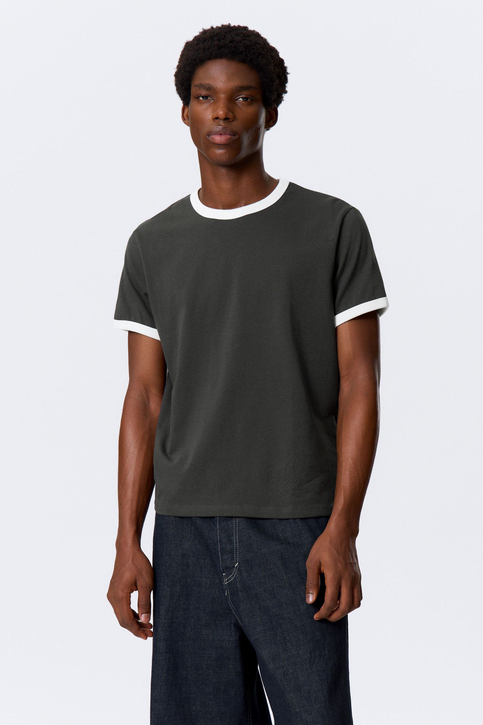 Short-Sleeved Contrast Trim Cotton T-shirt von Weekday