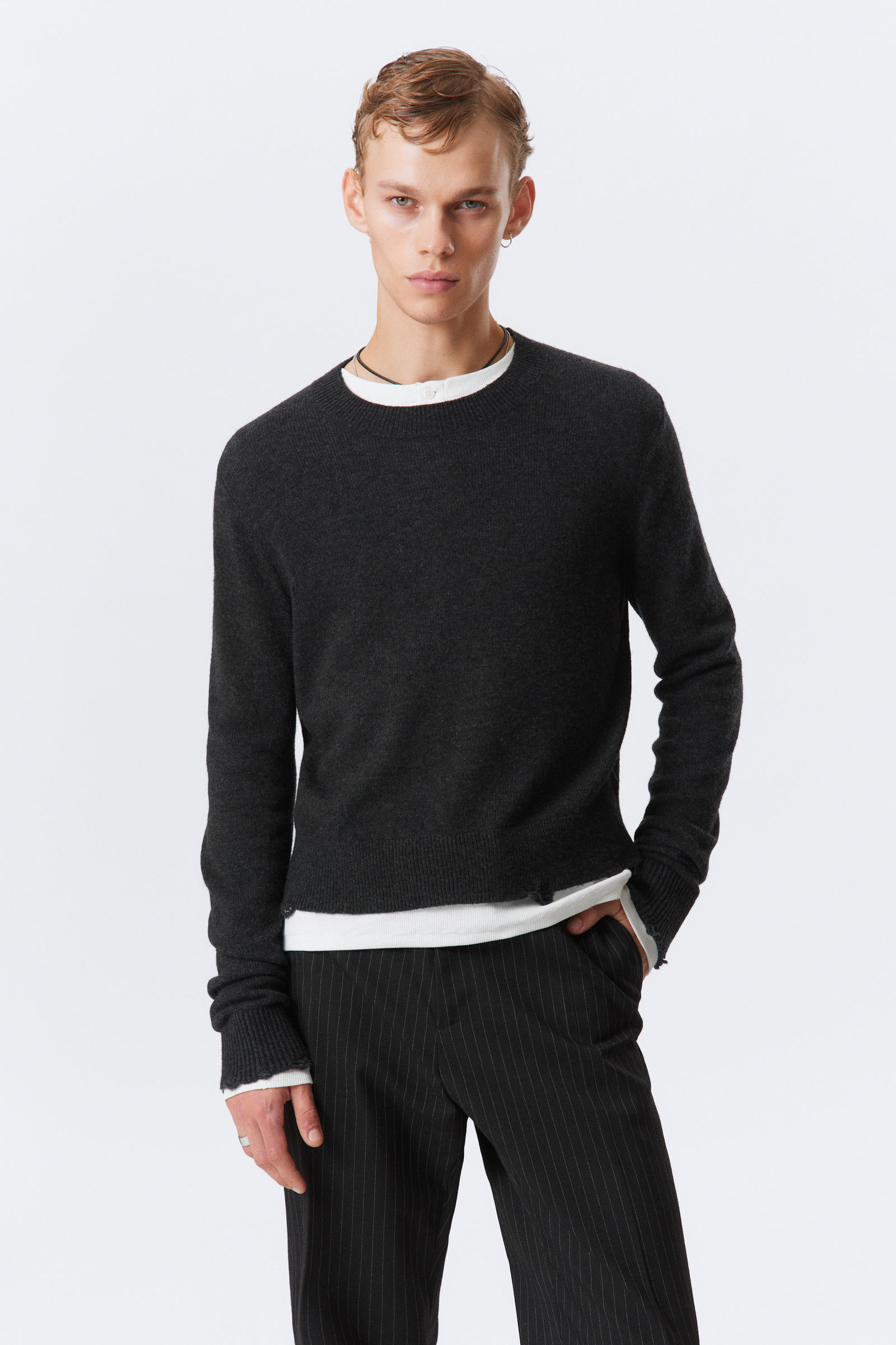 Shrunken Distressed Wool Blend Sweater von Weekday