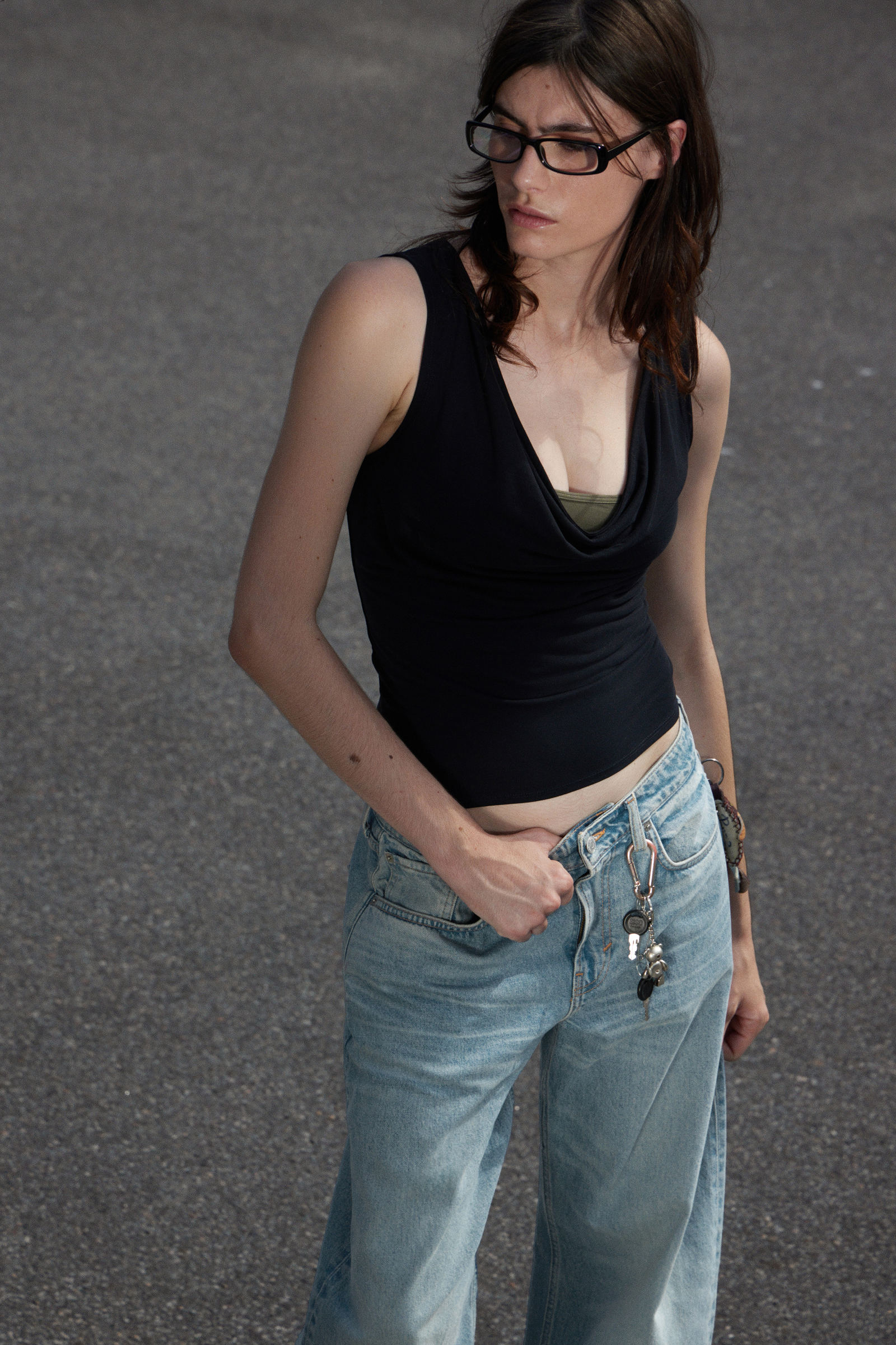 Sleeveless Draped Waterfall Top von Weekday