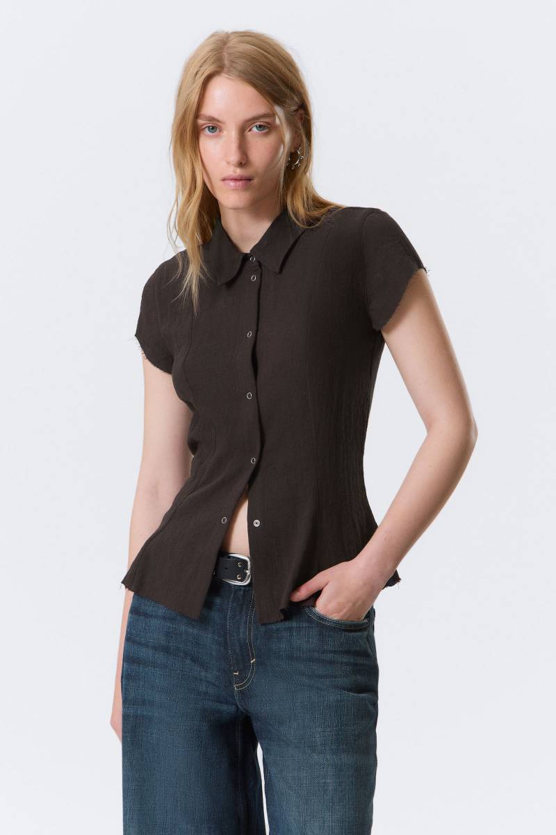 Slim Fit Short-Sleeved Crepe Shirt von Weekday
