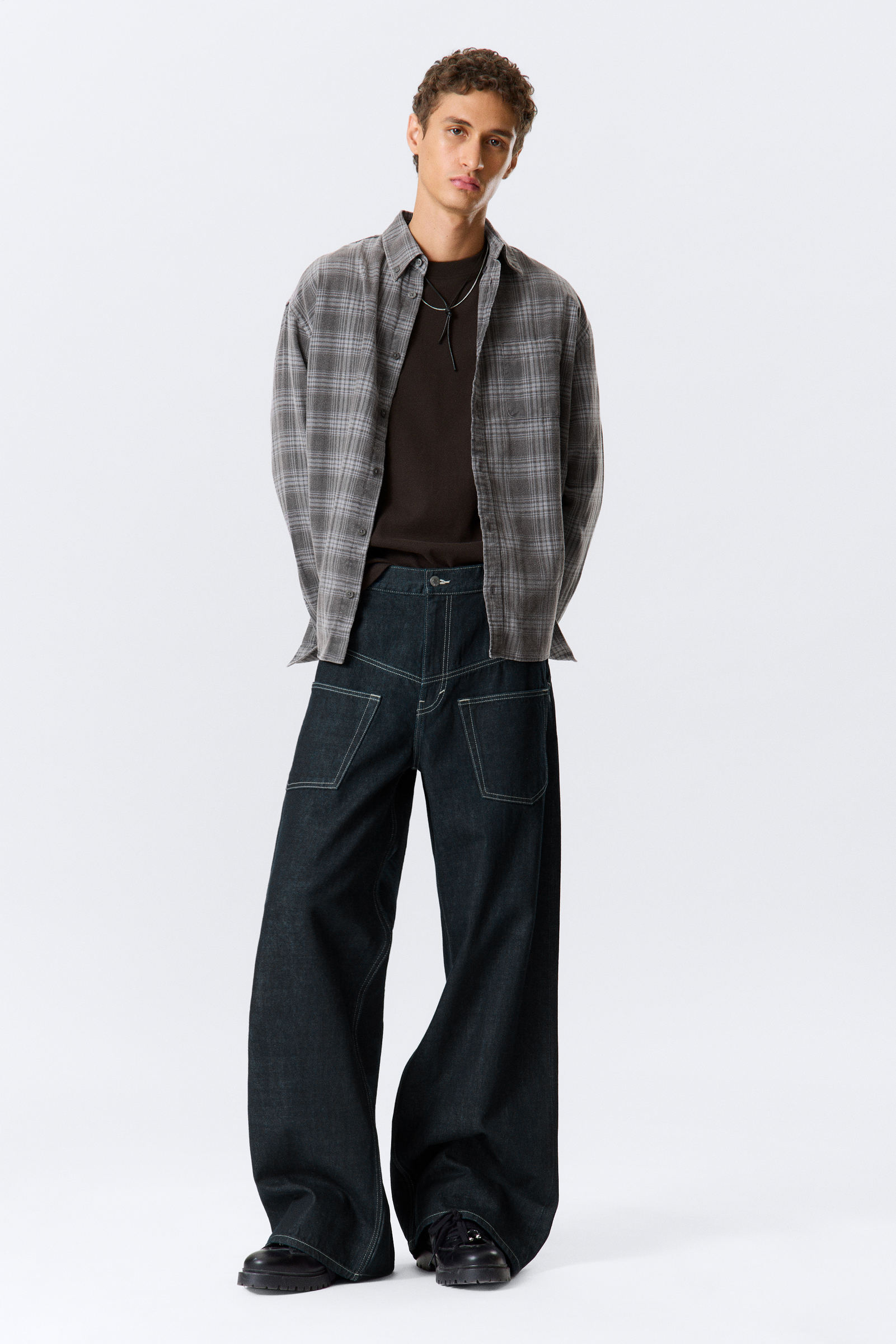Solar Deconstructed Loose Wide Leg Jeans von Weekday
