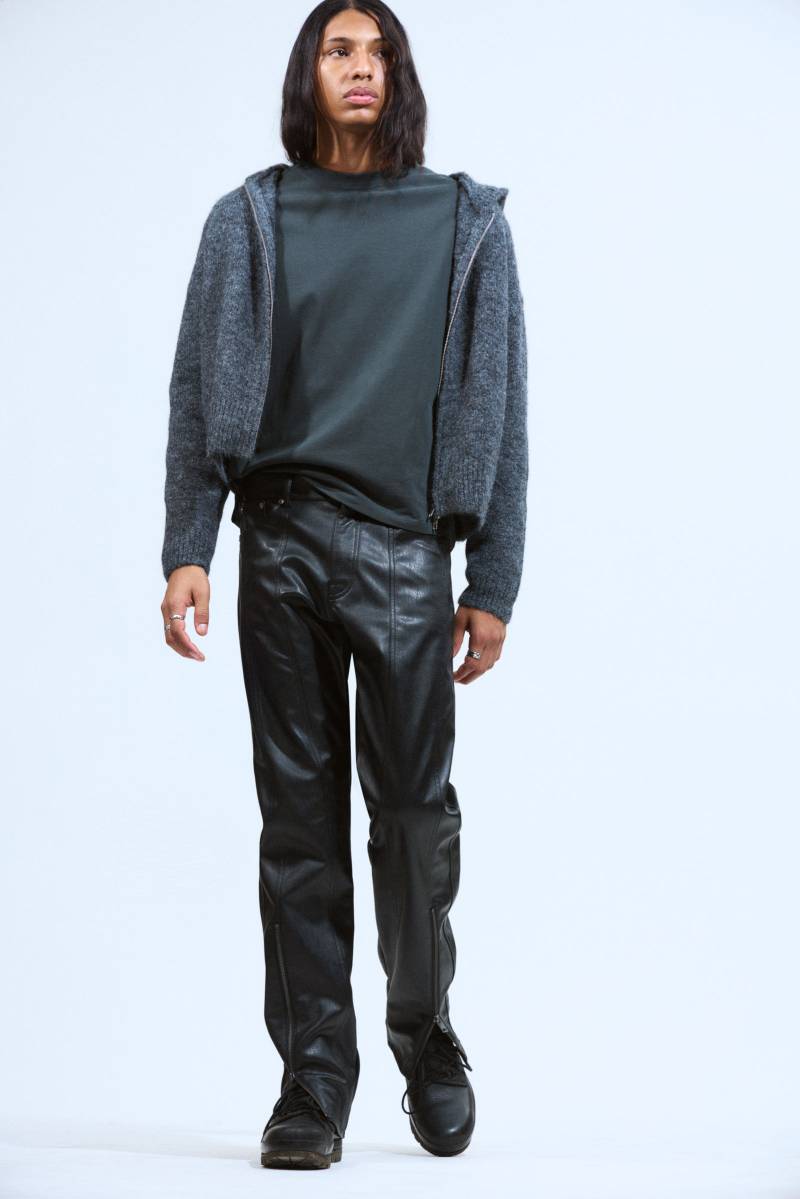 Space Relaxed Faux Leather Zip Hem Trousers Space Relaxed Faux Leather Zip Hem Trousers von Weekday