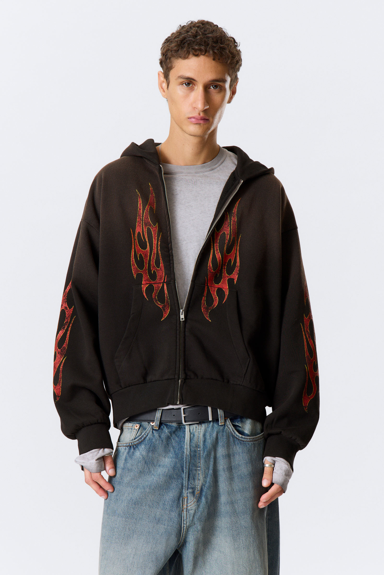 Square Graphic Zip Hoodie von Weekday