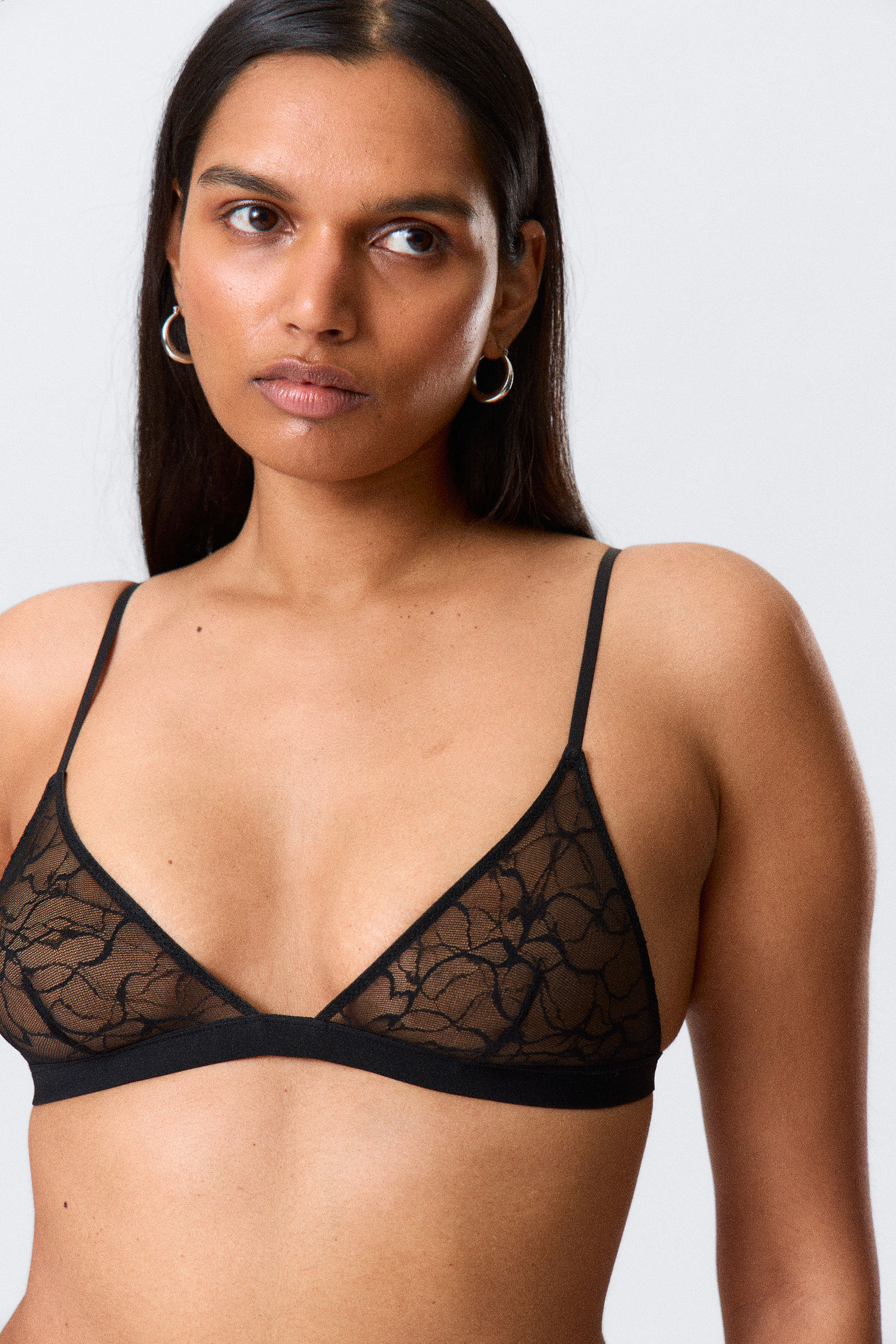 Swirly Lace Triangle Bra von Weekday