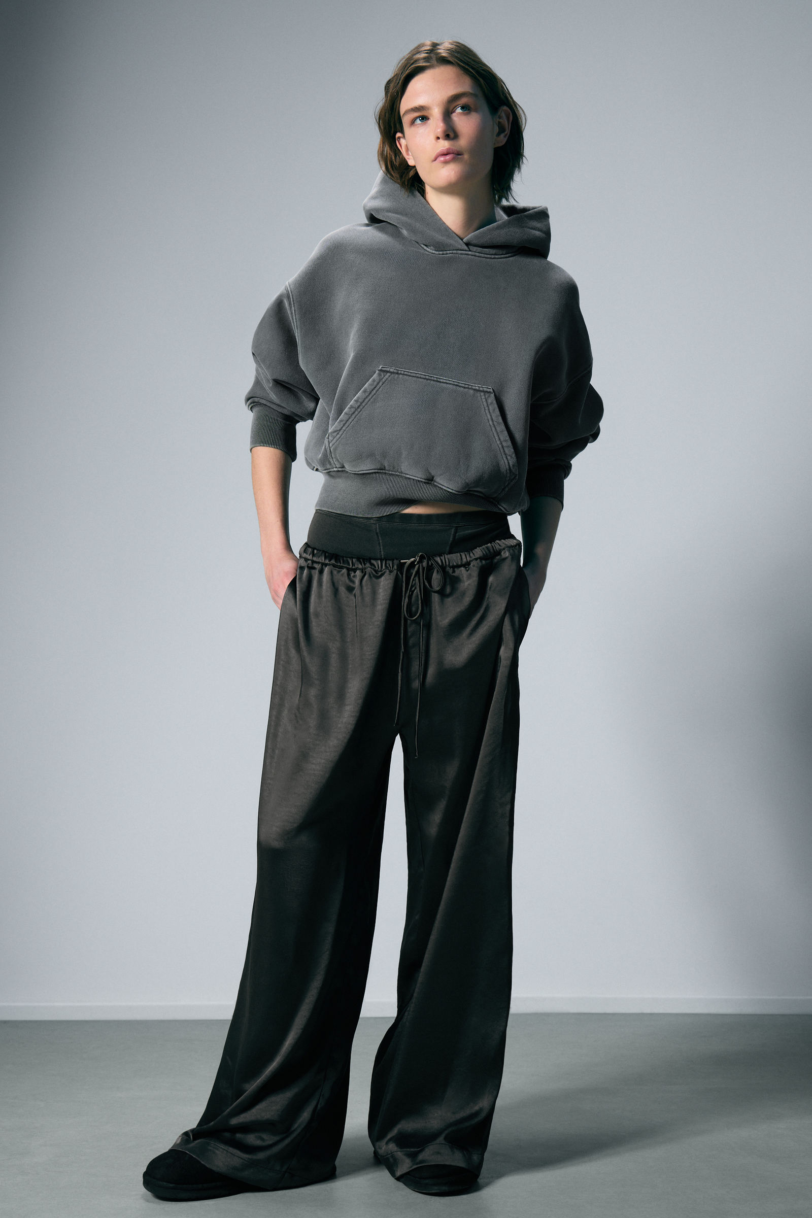 Washed Satin Pyjama Trousers von Weekday