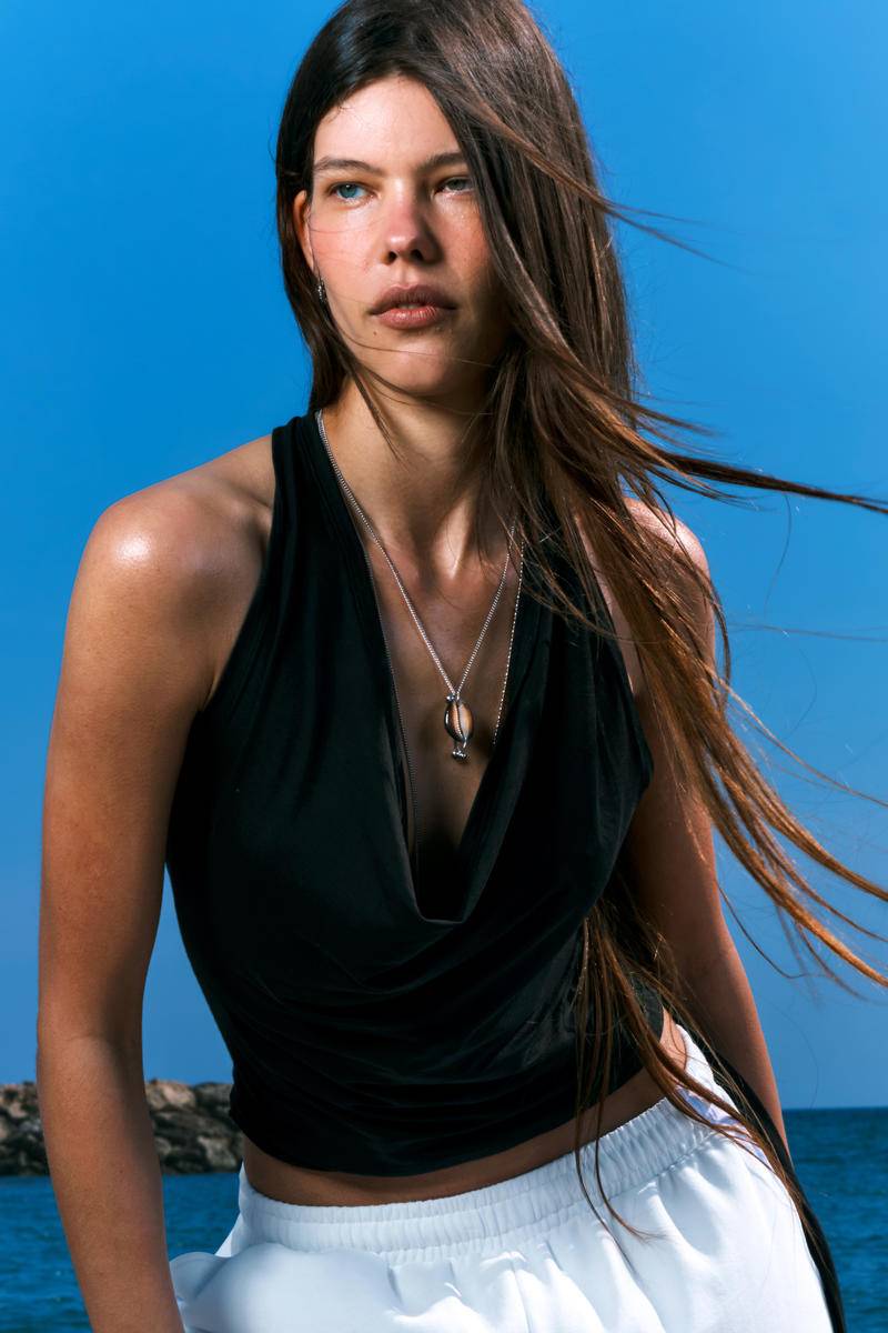 Waterfall Drape Halter Top von Weekday