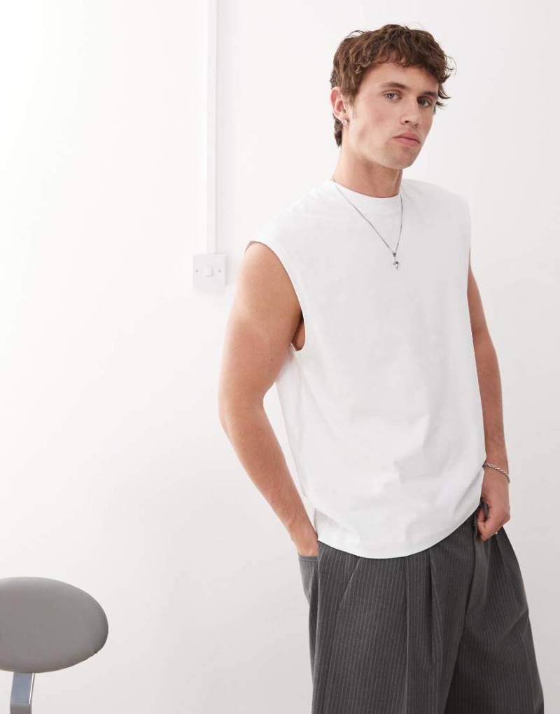 Weekday - Ärmelloses Oversize-T-Shirt in Weiß von Weekday
