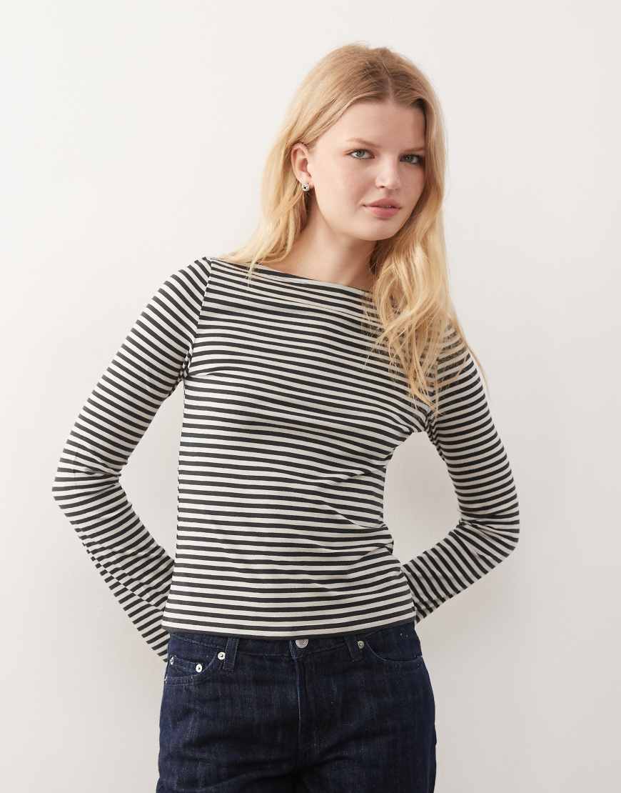 Weekday - Annie - Weiches, langärmliges Oberteil in Dunkelgrau und Hellgrau mit U-Boot-Ausschnitt und Streifen, exklusiv bei ASOS von Weekday