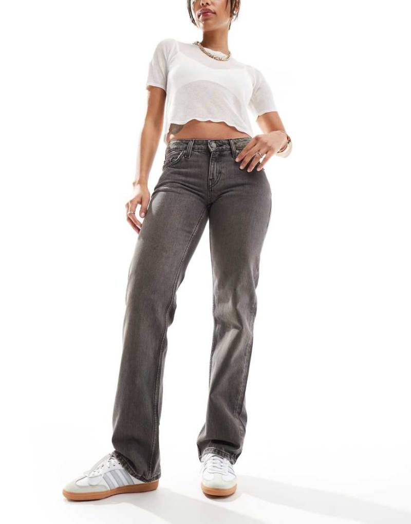 Weekday - Arrow - Jeans in Ton-Grau mit niedrigem Bund und geradem, normalem Schnitt von Weekday