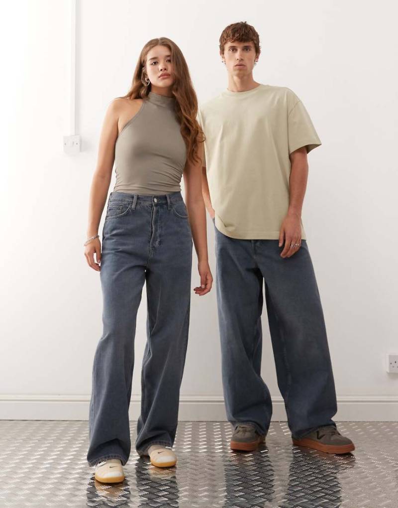 Weekday - Astro - Unisex - Weite Jeans in staubblauer Waschung mit niedrigem Bund und lockerem Schnitt Weekday - Astro - Unisex - Weite Jeans in staubblauer Waschung mit niedrigem Bund und lockerem Schnitt von Weekday