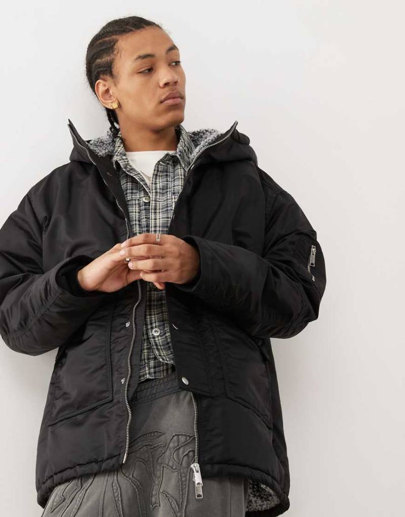 Weekday - Baloo - Parka in Schwarz mit Teddyfutter von Weekday