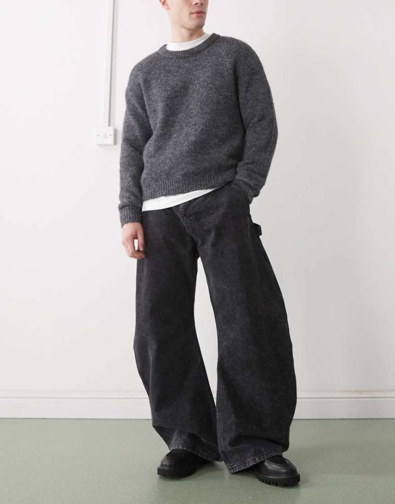 Weekday - Barrel-Leg-Hose in verwaschenem Schwarz mit Workwear-Design von Weekday