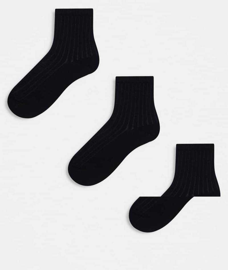 Weekday - Bella - Gerippte Socken in Schwarz im 3er-Pack von Weekday