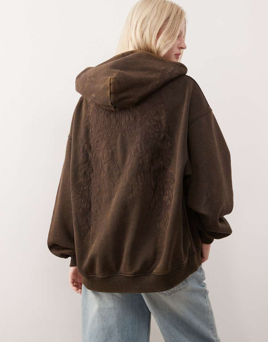 Weekday - Bestickter Oversize-Kapuzenpullover in Dunkelbraun-Brown von Weekday