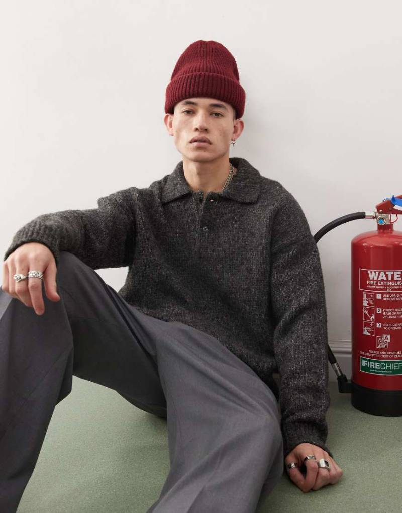 Weekday - Bobby - Pullover aus Wollmix in meliertem Dunkelgrau mit Polokragen von Weekday