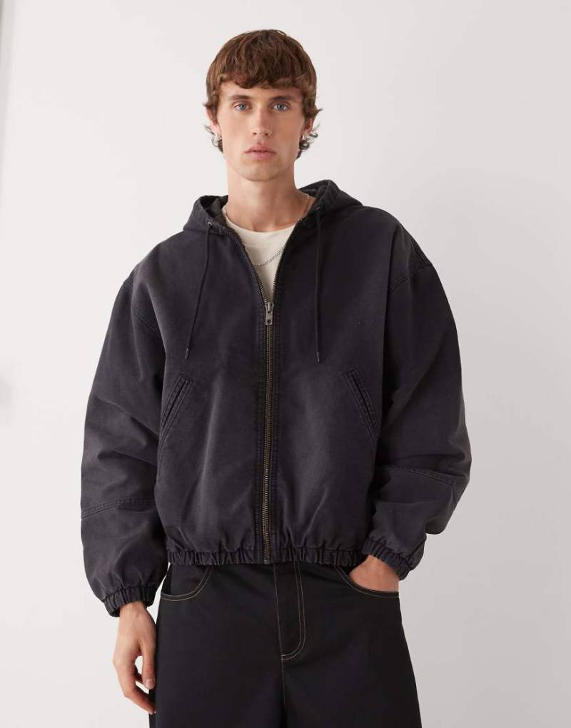 Weekday - Bomberjacke in verwaschenem Schwarz mit Kapuze Weekday - Bomberjacke in verwaschenem Schwarz mit Kapuze von Weekday