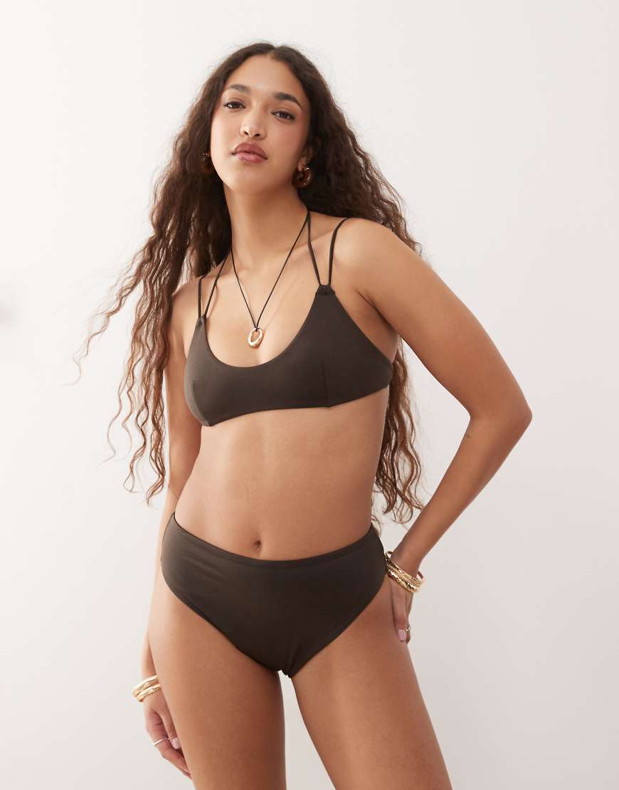 Weekday - Brasilianische Bikinihose in Dunkelbraun mit hohem Bund von Weekday