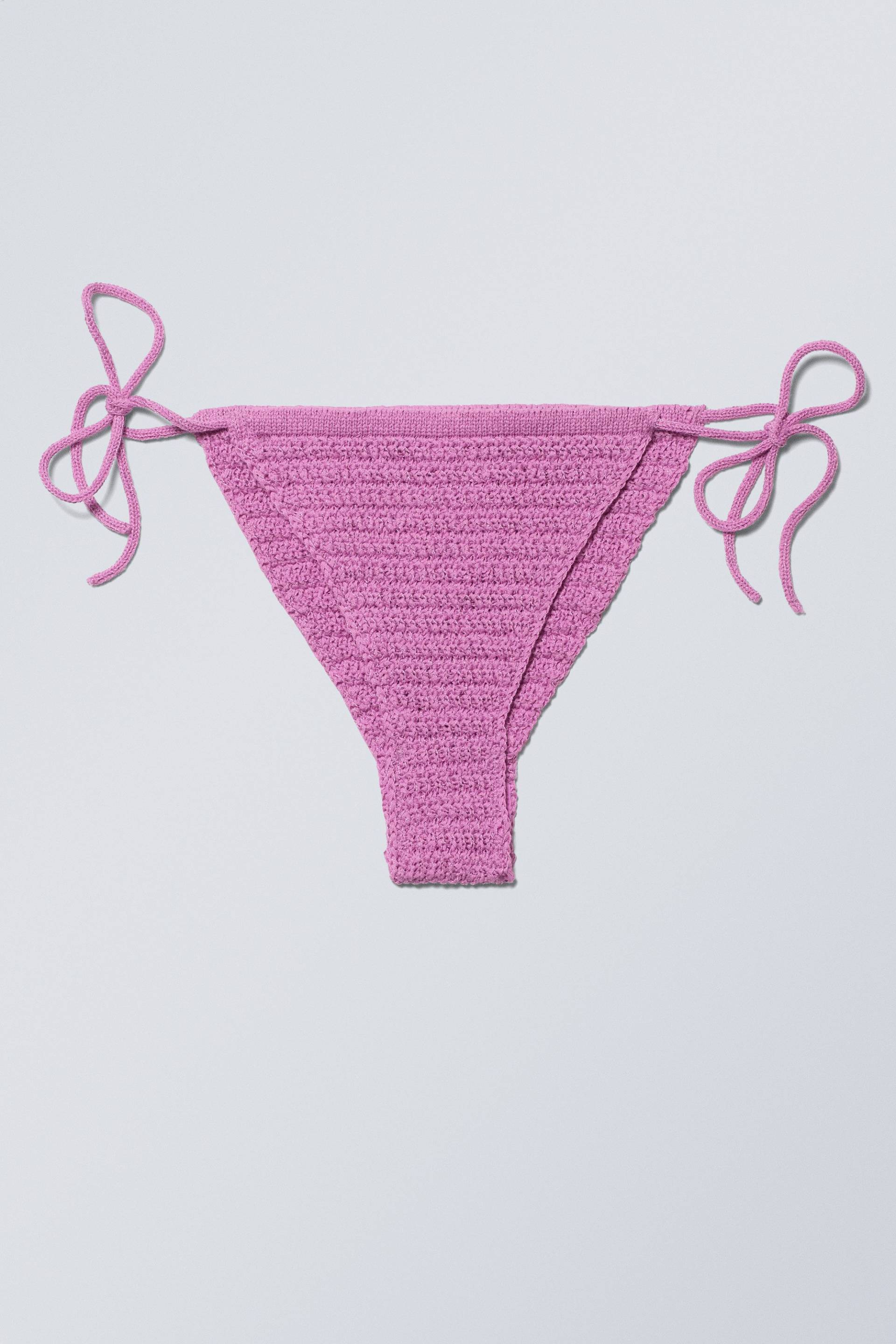 Weekday Brazilian-Bikinihose in Häkeloptik Rosa, Bikini-Unterteil Größe M. Farbe: Pink von Weekday