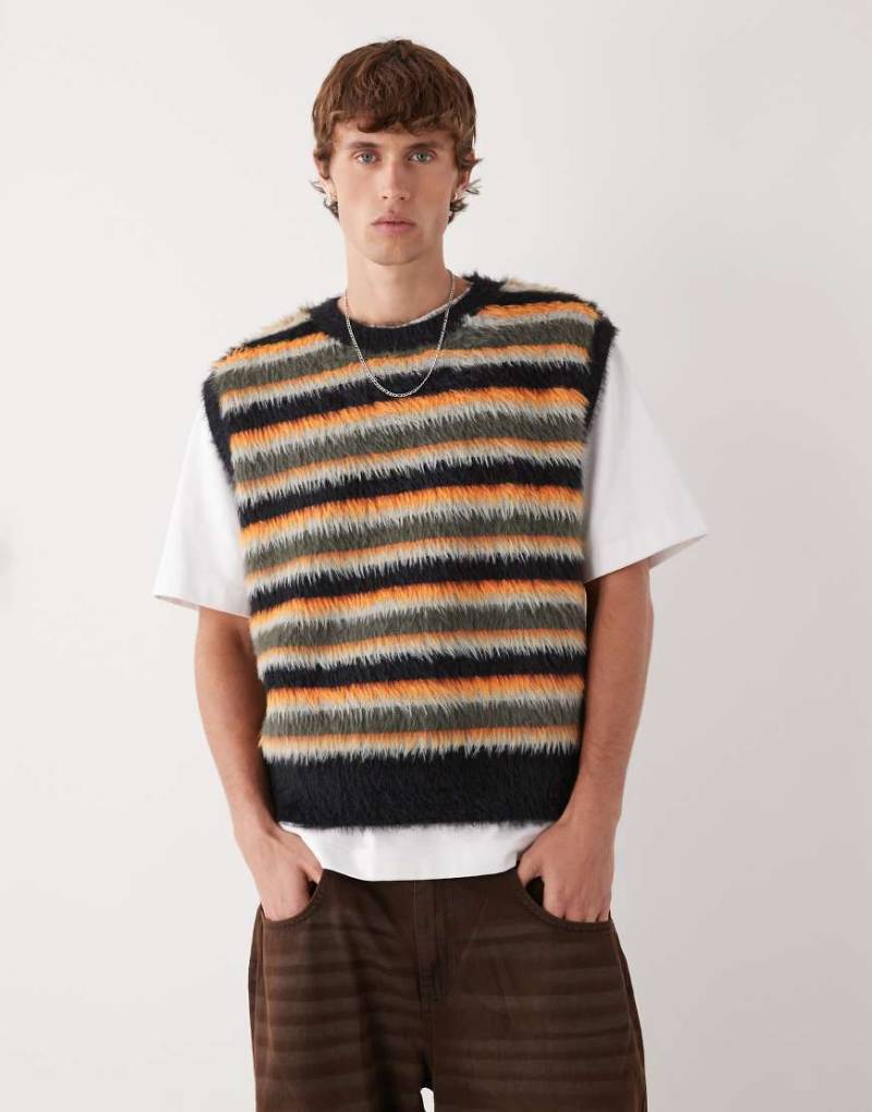 Weekday - Bunt gestreifter Strickpullunder aus flauschigem Garn-Schwarz von Weekday