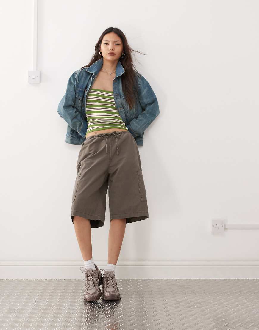 Weekday - Cargoshorts aus Ripstop in Dunkelgrau Weekday - Cargoshorts aus Ripstop in Dunkelgrau von Weekday