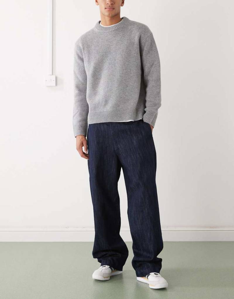 Weekday - Chino Fit Jeans in blauer strukturierter Rinse-Waschung Weekday - Chino Fit Jeans in blauer strukturierter Rinse-Waschung von Weekday