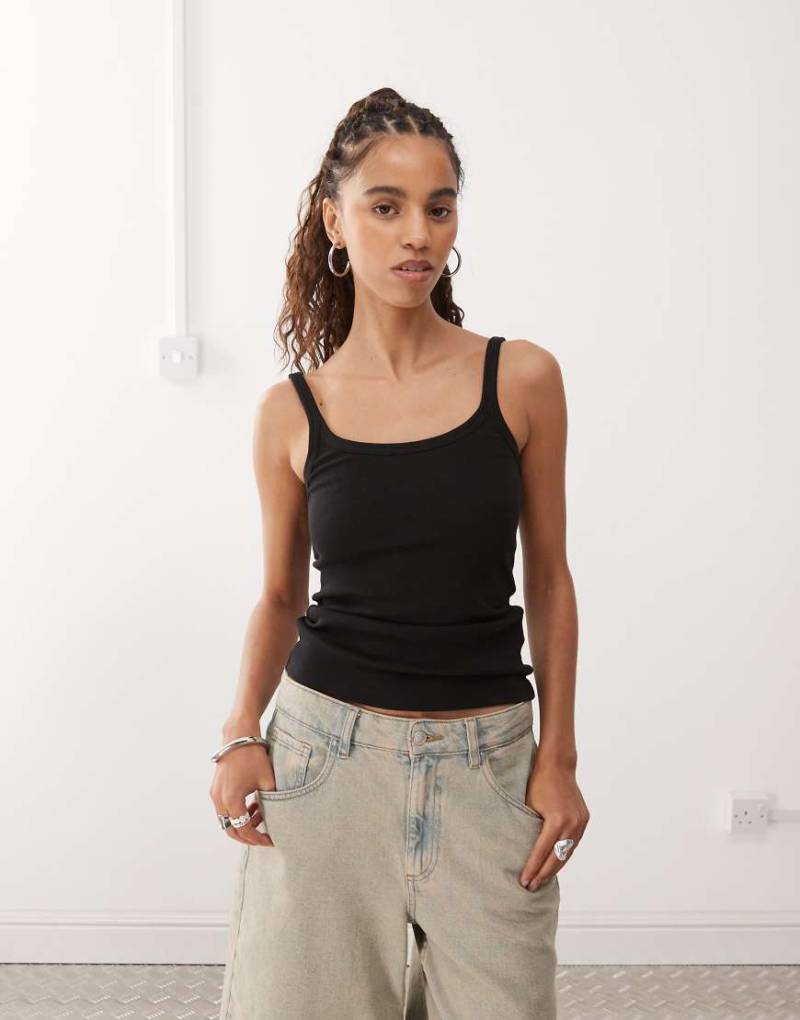 Weekday - Close - Figurbetontes Trägertop in Schwarz von Weekday