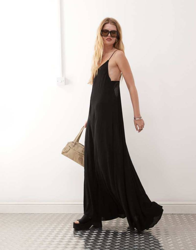 Weekday - Cyndra - Fließendes Camisole-Maxikleid in Schwarz aus Crepe von Weekday