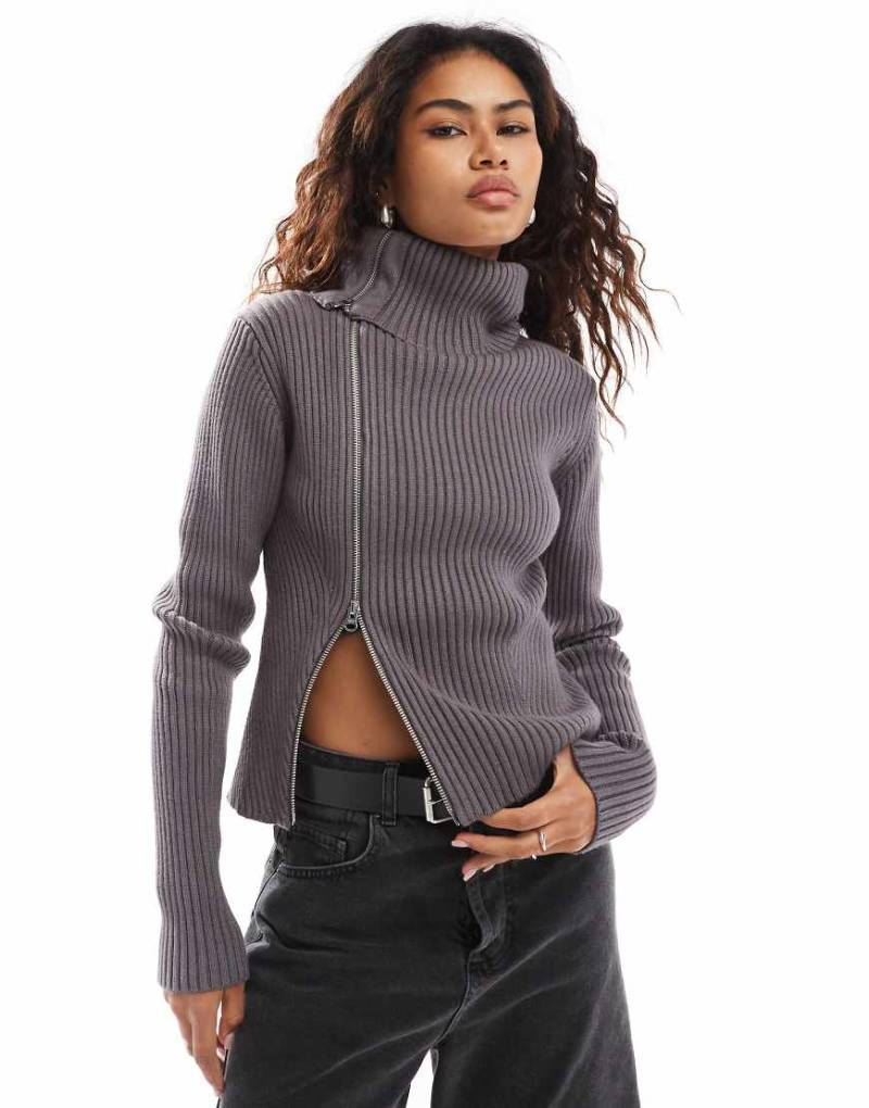 Weekday - Dasha - Strickjacke in dunklem Maulwurfbraun mit seitlichem Reißverschluss-Grau von Weekday