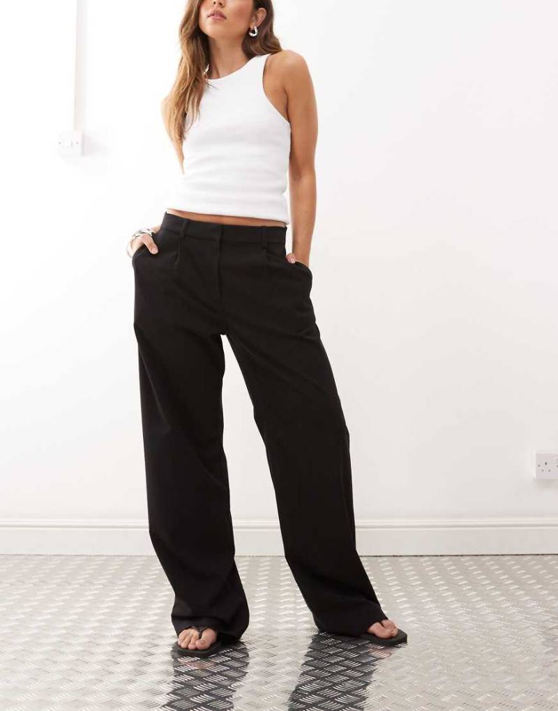 Weekday - Drew - Lockere Hose in Schwarz mit mittelhohem Bund und Bundfalten von Weekday