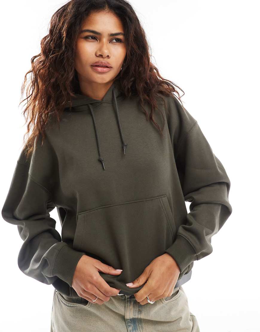 Weekday - Essence - Kapuzenpullover in Khaki-Grün Weekday - Essence - Kapuzenpullover in Khaki-Grün von Weekday