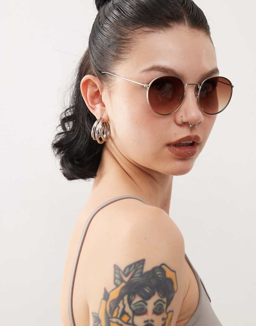 Weekday - Explore - Runde Sonnenbrille in Braun Weekday - Explore - Runde Sonnenbrille in Braun von Weekday