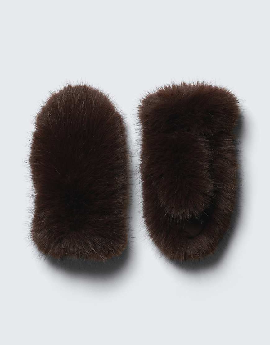 Weekday - Fäustlinge aus Kunstpelz in Dunkelbraun-Brown Weekday - Fäustlinge aus Kunstpelz in Dunkelbraun-Brown von Weekday