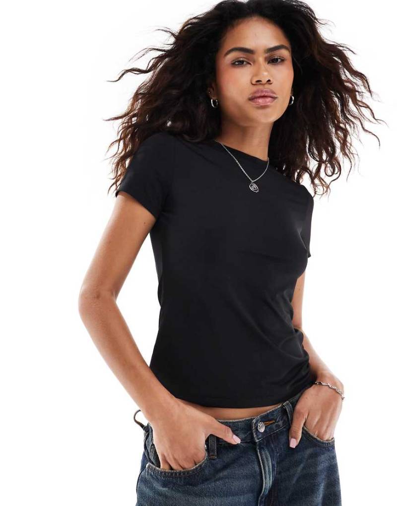 Weekday - Fine - T-Shirt in Schwarz von Weekday