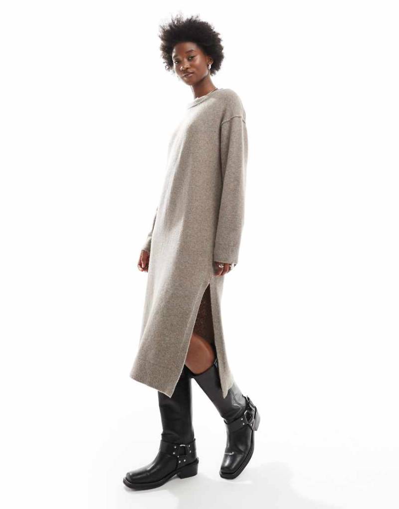 Weekday - Funda - Midaxikleid aus Wollmix-Strick in meliertem Maulwurfbraun mit Seitenschlitz, exklusiv bei ASOS-Grau von Weekday