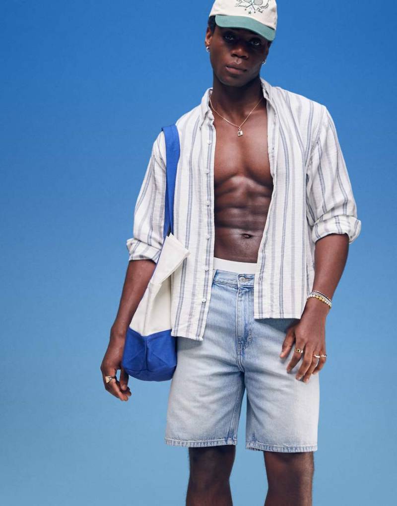 Weekday - Galaxy - Weite Jeans-Shorts in Blau von Weekday