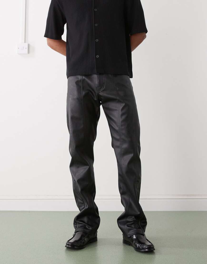 Weekday - Gerade geschnittene Hose aus Kunstleder in Schwarz mit Reißverschlüssen von Weekday
