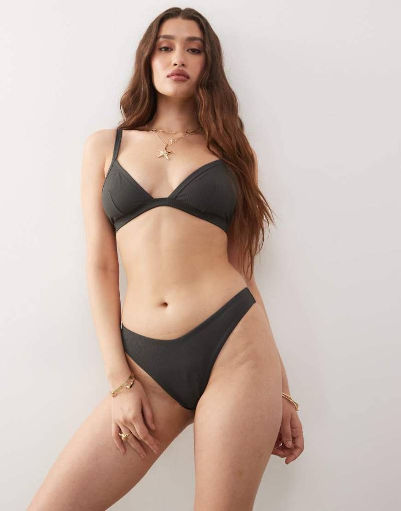Weekday - Gerippter Bikini-Tanga in Off-Schwarz von Weekday