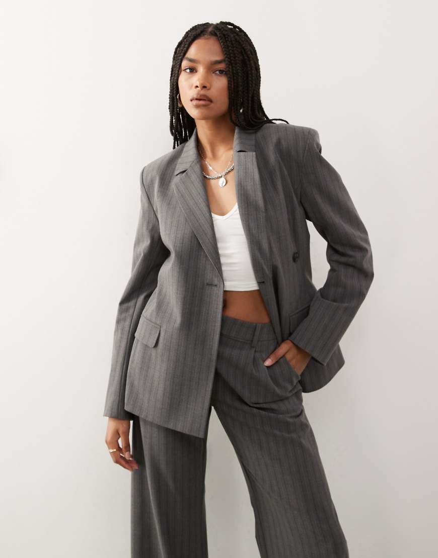 Weekday - Gestreifter Blazer in grau meliert, Kombiteil Weekday - Gestreifter Blazer in grau meliert, Kombiteil von Weekday