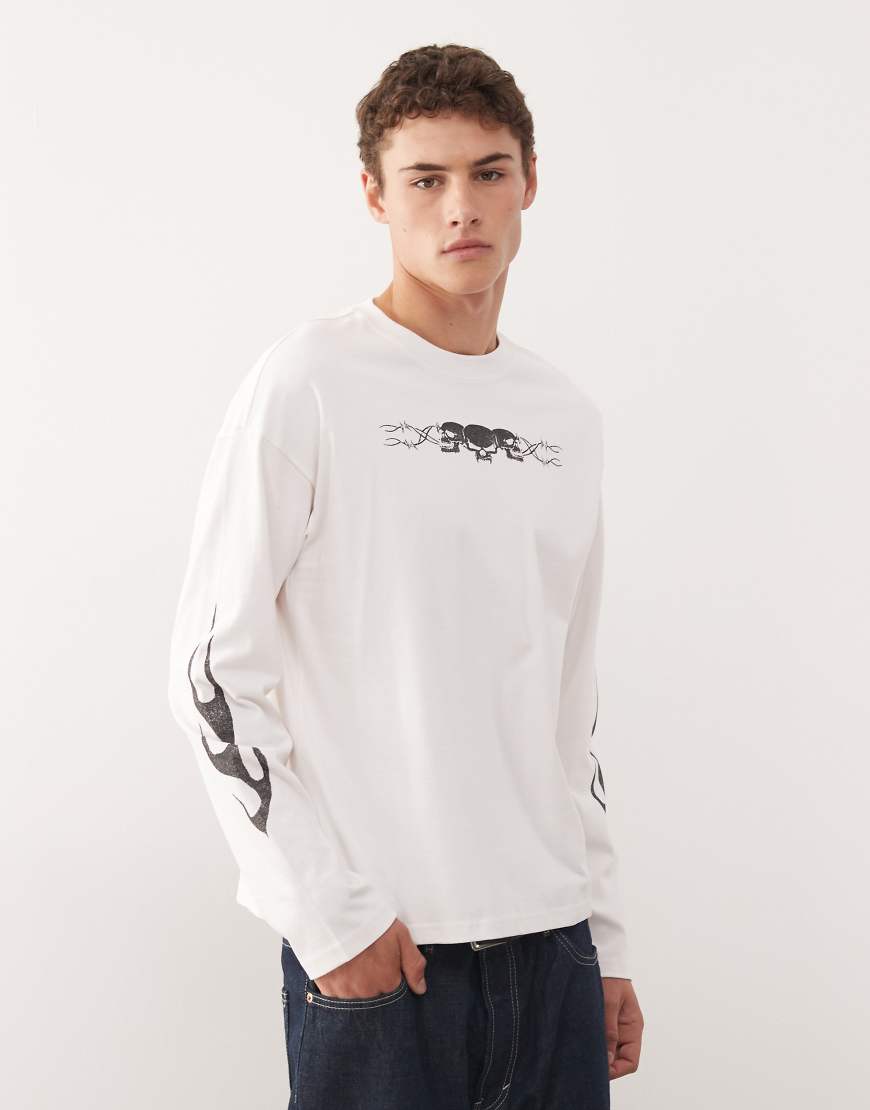 Weekday - Great - Kastiges, langärmliges T-Shirt in Wollweiß mit Totenkopf-Grafikprints von Weekday