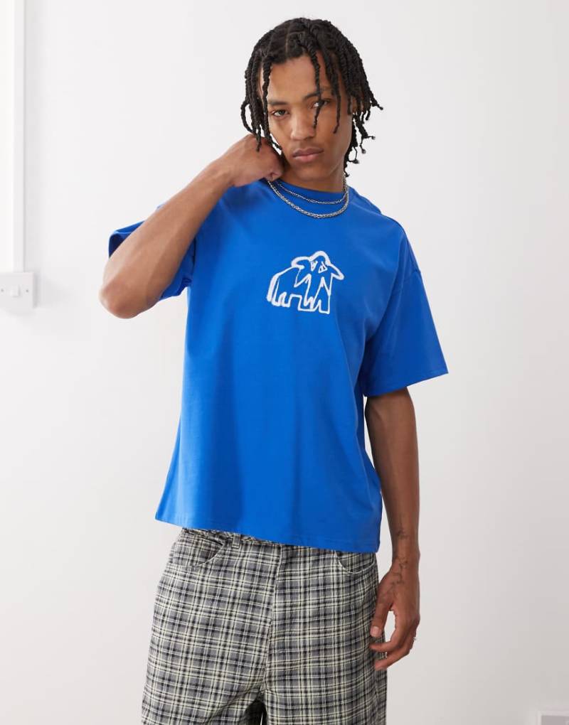 Weekday - Great - Kastiges T-Shirt in Blau mit Grafikprint Weekday - Great - Kastiges T-Shirt in Blau mit Grafikprint von Weekday