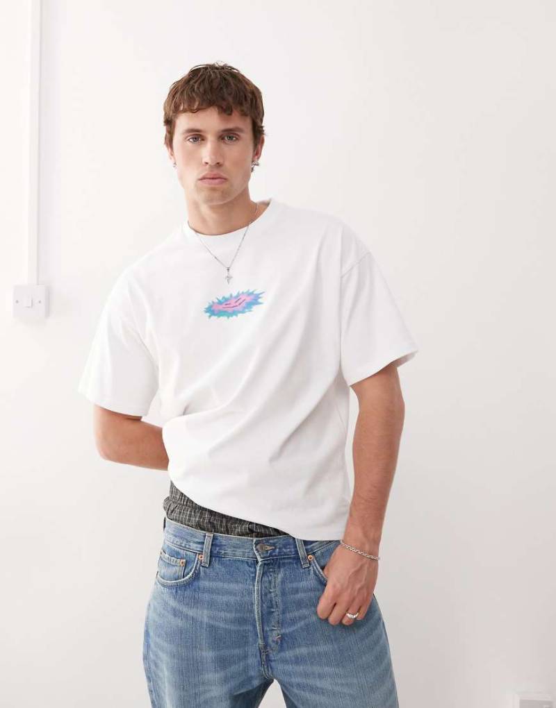 Weekday - Great - Kastiges T-Shirt in Weiß mit Grafikprint von Weekday