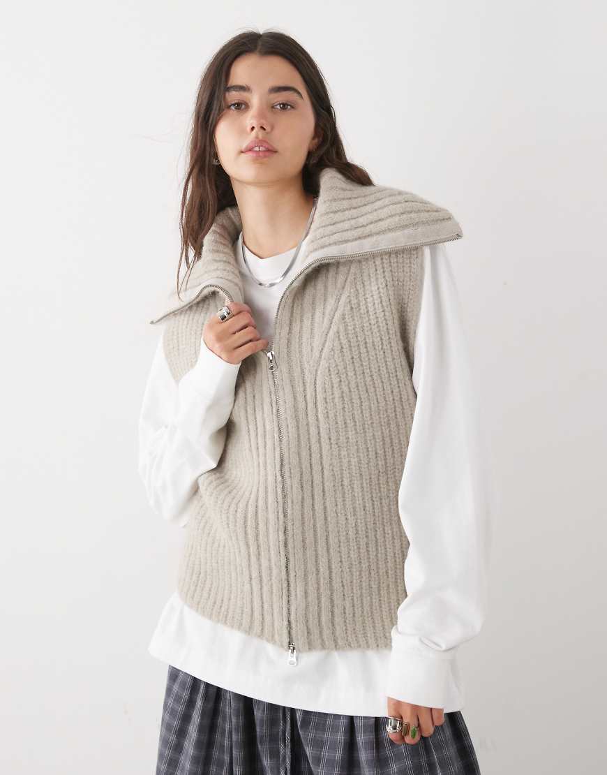 Weekday - Hochwertige, grob gestrickte Weste in meliertem Beige aus Wollmix mit durchgehendem Reißverschluss-Neutral Weekday - Hochwertige, grob gestrickte Weste in meliertem Beige aus Wollmix mit durchgehendem Reißverschluss-Neutral von Weekday
