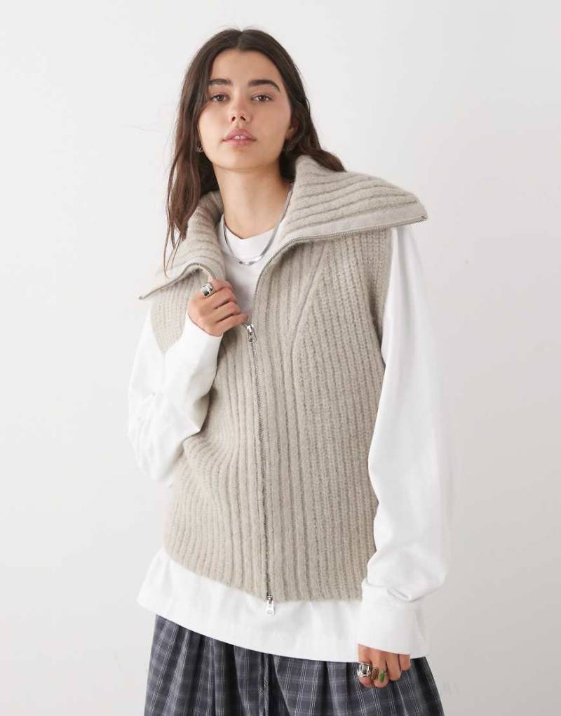 Weekday - Hochwertige, grob gestrickte Weste in meliertem Beige aus Wollmix mit durchgehendem Reißverschluss-Neutral von Weekday