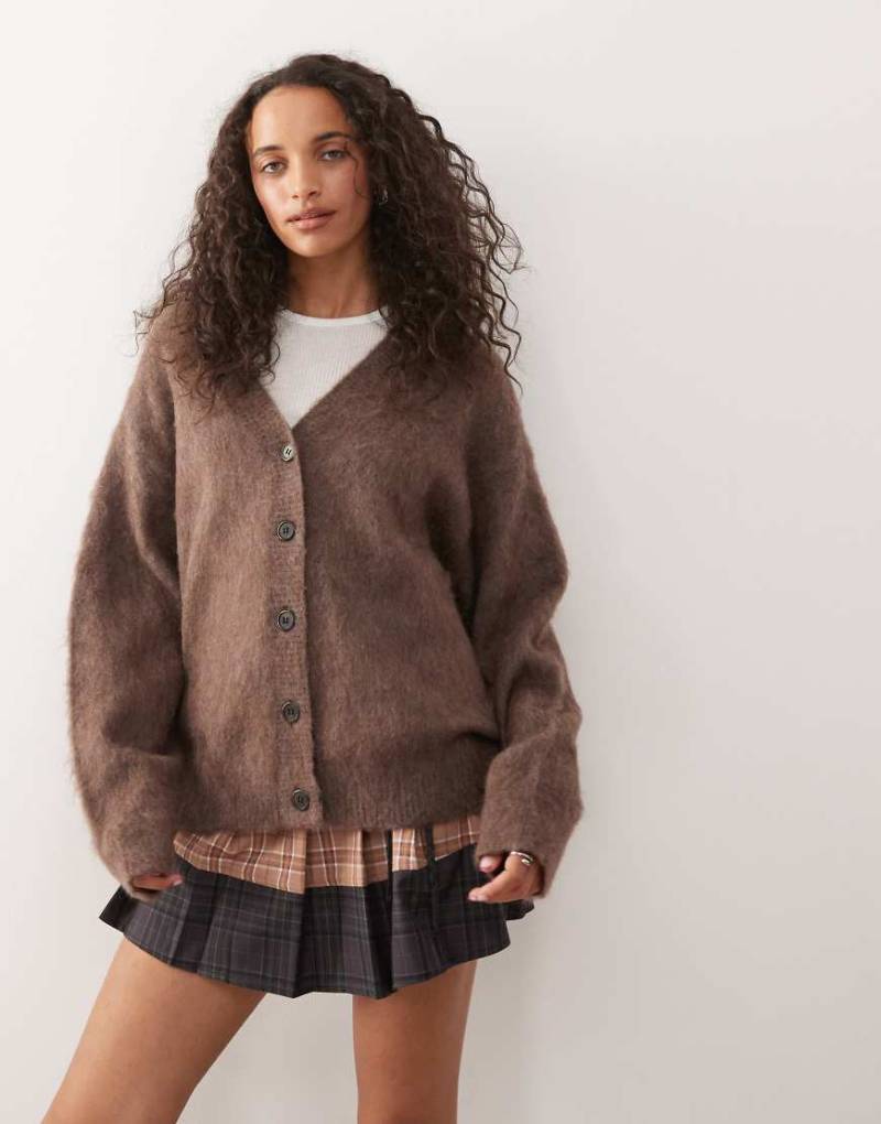 Weekday - Hochwertige Strickjacke aus Woll-Mohair-Mix in maulwurfbraun meliert-Brown von Weekday